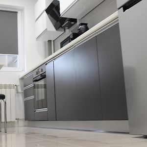 Luxury City Center Apartment - Romana